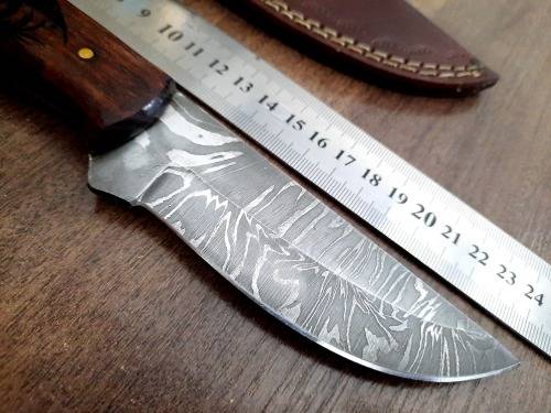 Handmade Damascus steel HUNTING Knife with Wooden handle scales, New stock !