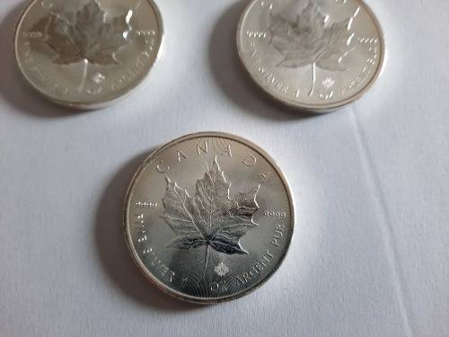 1 OZ Silver Canadian Maple Coin, 7 available,  PURE SILVER !!! BID PER COIN !!!