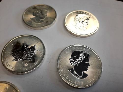 1 OZ Silver Canadian Maple Coin, 7 available,  PURE SILVER !!! BID PER COIN !!!