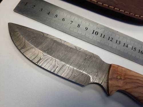 Handmade Damascus steel HUNTING Knife with Wooden handle scales. The exact knife you will receive.