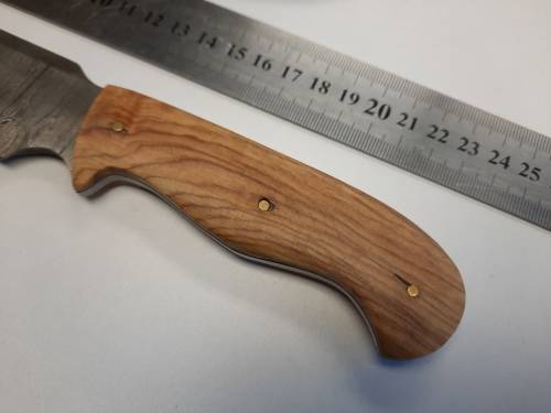 Handmade Damascus steel HUNTING Knife with Wooden handle scales. The exact knife you will receive.