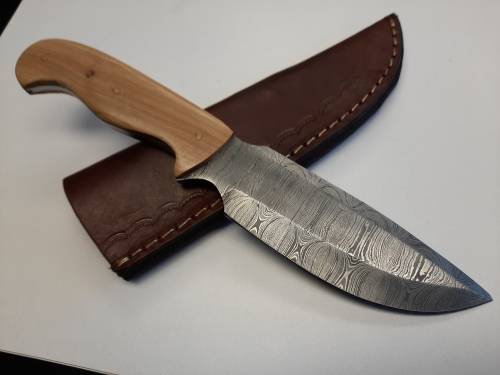 Handmade Damascus steel HUNTING Knife with Wooden handle scales. The exact knife you will receive.