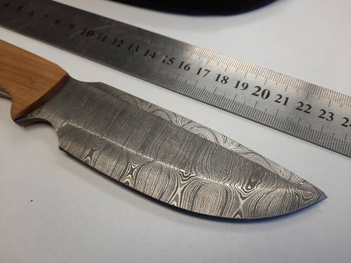 Handmade Damascus steel HUNTING Knife with Wooden handle scales. The exact knife you will receive.