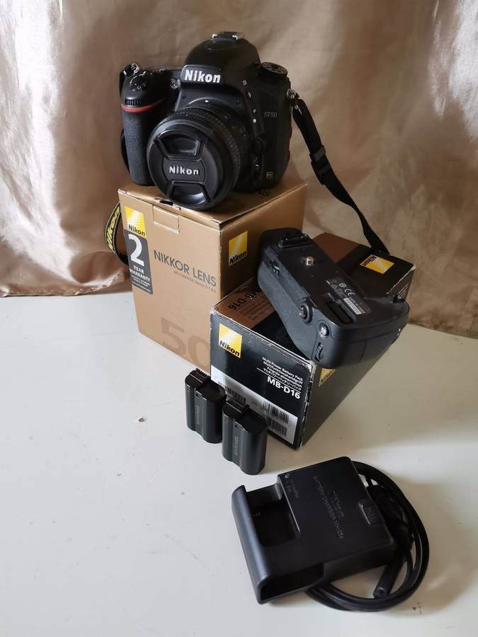 NIKON D750 DSLR + EXTRAS