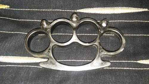 Skello Face Buster Knuckle Duster