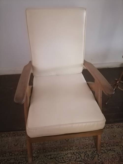 RETRO CHAIRS