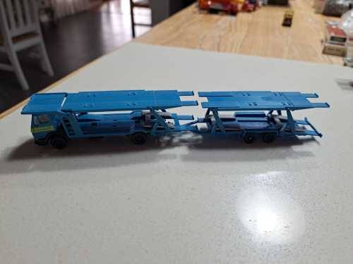 HO auto caryring trucks