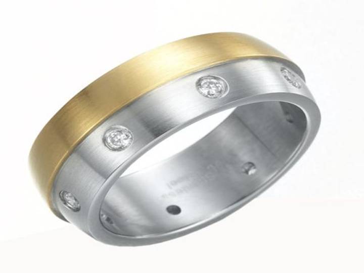RSBnP  MENS STAINLESS STEEL SILVER AND GOLD RING  SIZE 8 OR 9   WITH 8 cz INLAYS