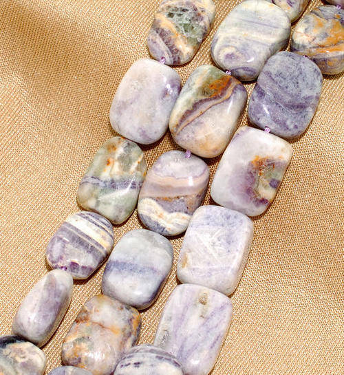 CHAROITE IRREGULAR SHAPE  OPAQUE  96GRMS 20X15X8  20PIECES 15INCH