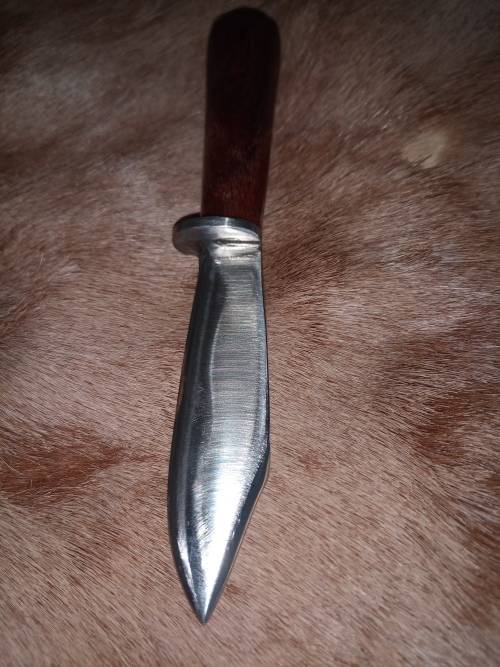 HUNTING KNIFE WITH HANDMADE HANDLE AND LEATHER SCABBARD