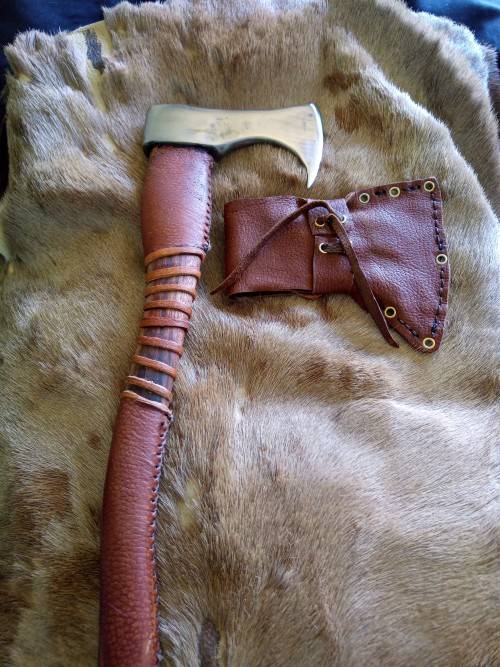 HANDMADE VIKING AXE 47 CM  WITH HANDMADE LEATHER POUCH