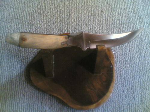 STUNNING ARABIAN STYLE SKINNER HAND MADE HANDLE WITH USA SS SABER STEEL