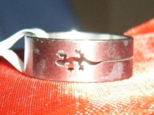 STUNNING STAINLESS STEEL RING WITH LIZARD
