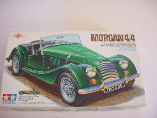 MORGAN 4/4 SPORTS CAR