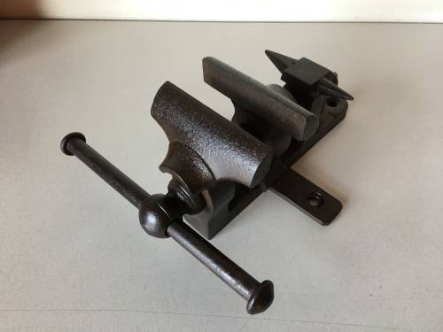 75mm bench vise with anvil