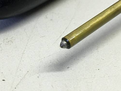 Clock precision oiler with Moebius oil