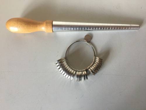 Jewelers ring sizer
