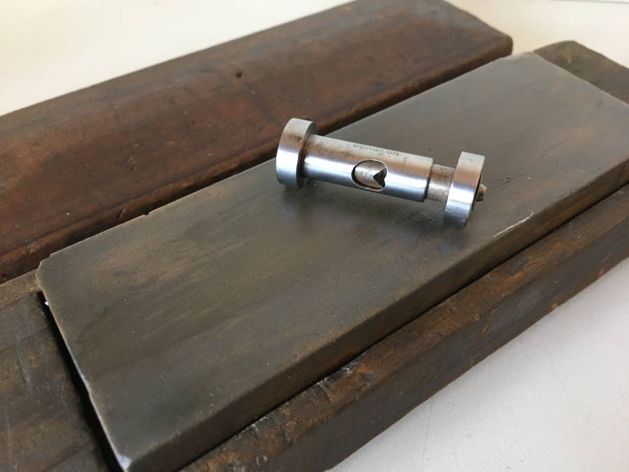 BERGEON - screwdriver /graver sharpener with oilstone