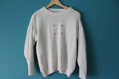 Vintage White Sweater / Knit / Jersey (Small / Medium)