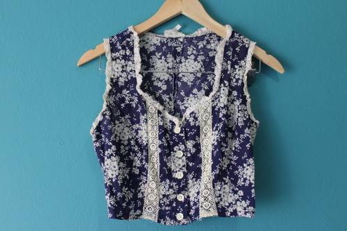 Vintage Blue and White Cropped Top (XS / Small)