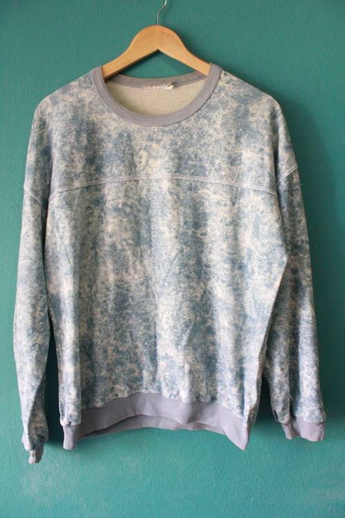 Vintage 1980's Blue Sweat Shirt (Small / Medium)