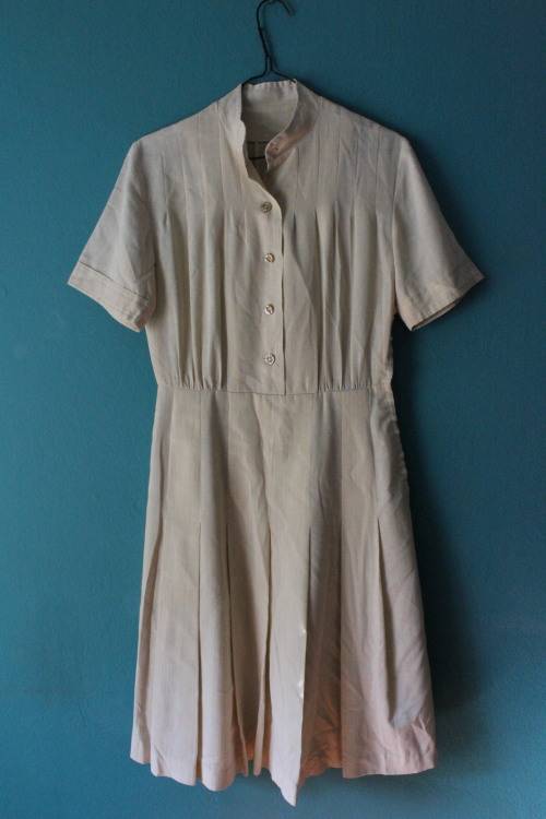 Vintage High Neck Beige Dress (Small)