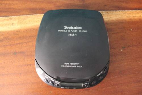 Portable CD Player (Technic) In working Condition