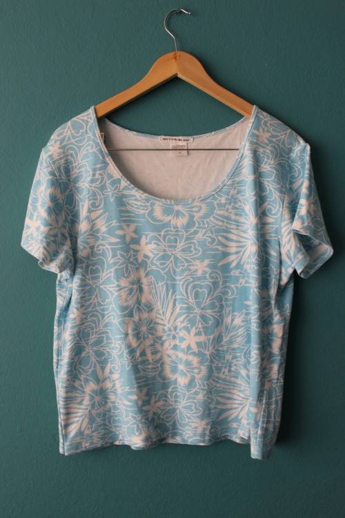 Vintage Blue and White Shirt (2XL)
