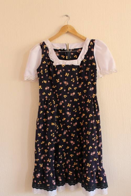 Navy and White Vintage Peasant Dress (XS / Small)