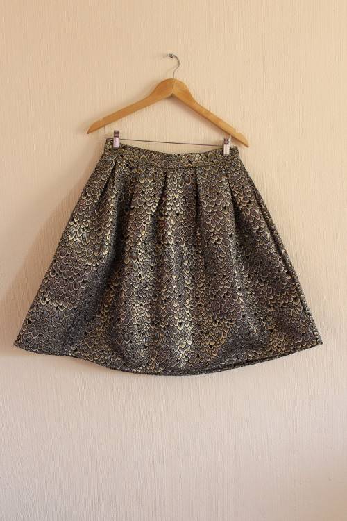 Gorgeous Peacock Feather Skirt (Waist measures 36cm - measured left to right)
