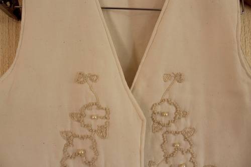 Vintage Off-white Embroidered Waist Coat (Small)
