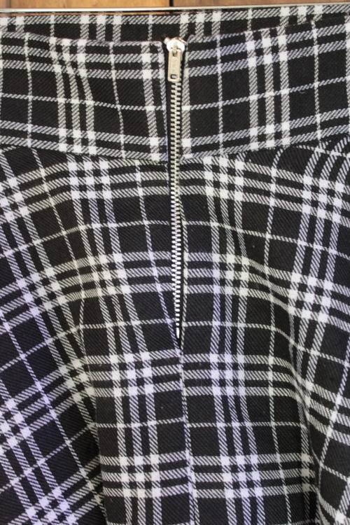 Black and White Check Skirt (Size 28 / 30)