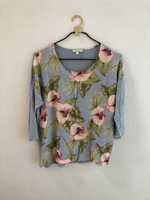 Blue and Pink Floral Shirt by Poetry (Size 10)