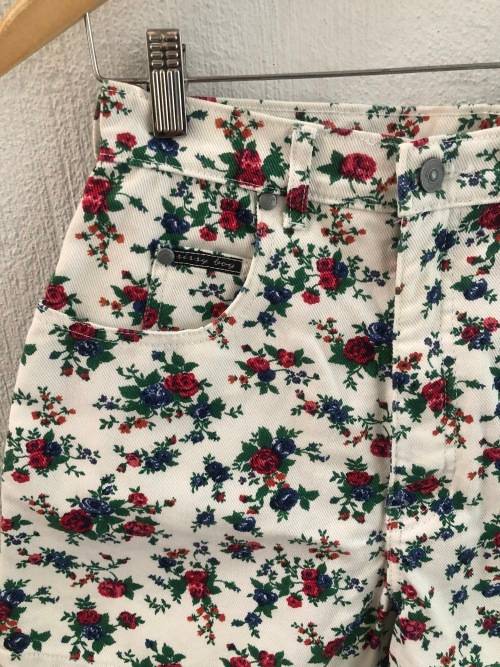 Vintage Floral Highwaisted Sissy Boy Shorts (Size 10/34 on label but Size 8 is better fit)