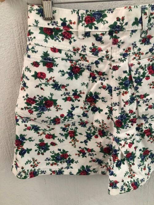 Vintage Floral Highwaisted Sissy Boy Shorts (Size 10/34 on label but Size 8 is better fit)