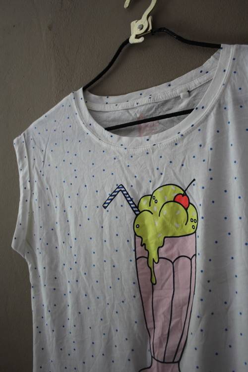 Super Cute Boxy T shirt with Milkshake Print and Blue Polka Dots (Size14)