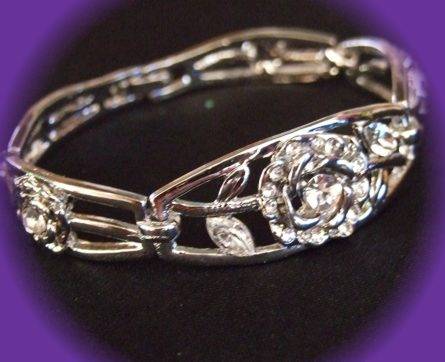 WONDERFUL ROSE AUSTRIAN CRYSTAL BRACELET