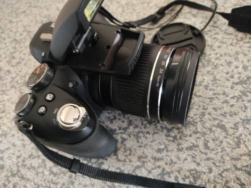 FUJIFILM FINEPIX HS10