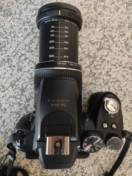 FUJIFILM FINEPIX HS10