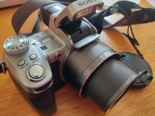 Sony DSC H1 Digital Camera