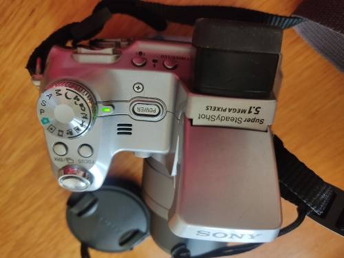 Sony DSC H1 Digital Camera