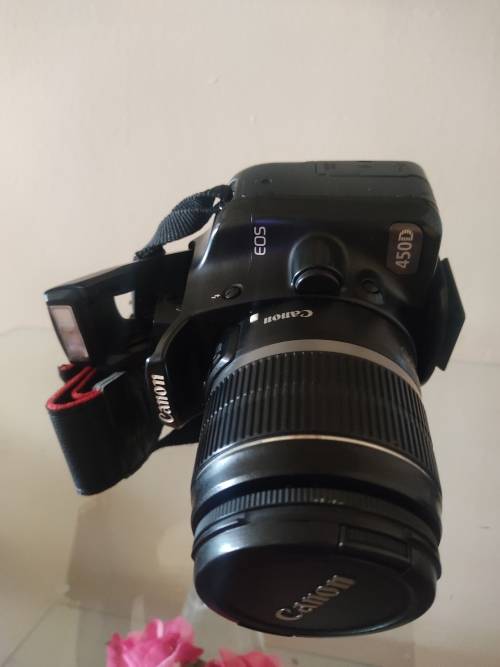Canon 450D DSLR camera