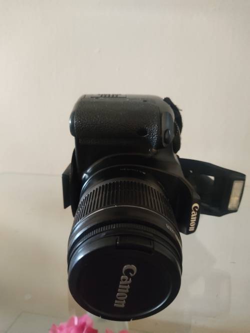 Canon 450D DSLR camera