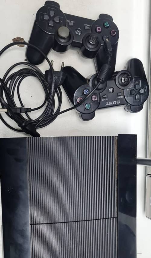 Ps3 500GB + 15 Games + 2 controllers