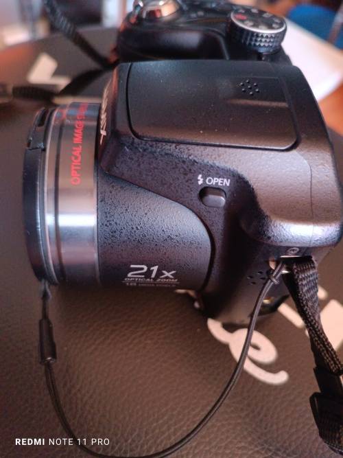 Panasonic DMC-LZ20 - 16MP - 21x Zoom - Digital Camera
