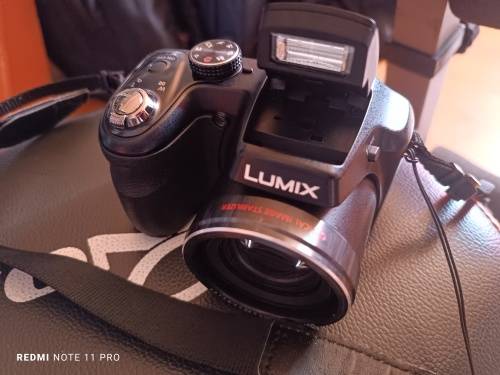 Panasonic DMC-LZ20 - 16MP - 21x Zoom - Digital Camera