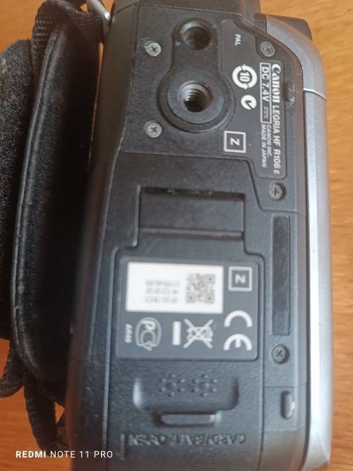 Canon HF-R106 Camcorder