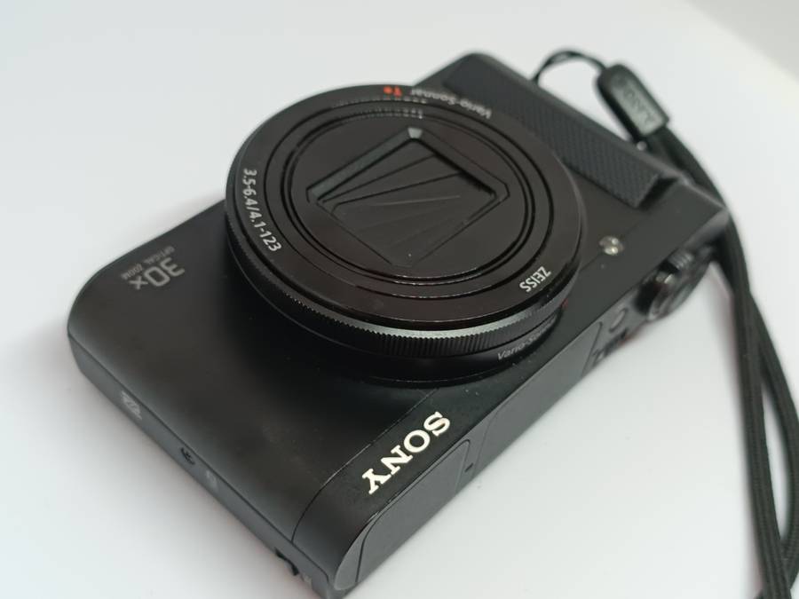 Sony Cyber-shot DSC-HX90V - 18.2MP - 30x Zoom - Digital Camera