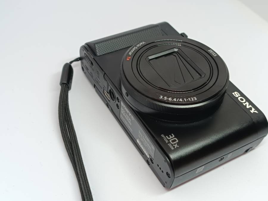 Sony Cyber-shot DSC-HX90V - 18.2MP - 30x Zoom - Digital Camera