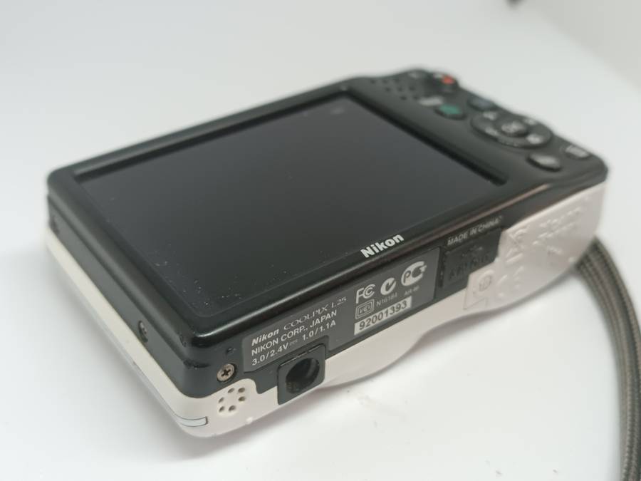 Nikon Coolpix L25 - 10MP - 5x Zoom - Digital Camera